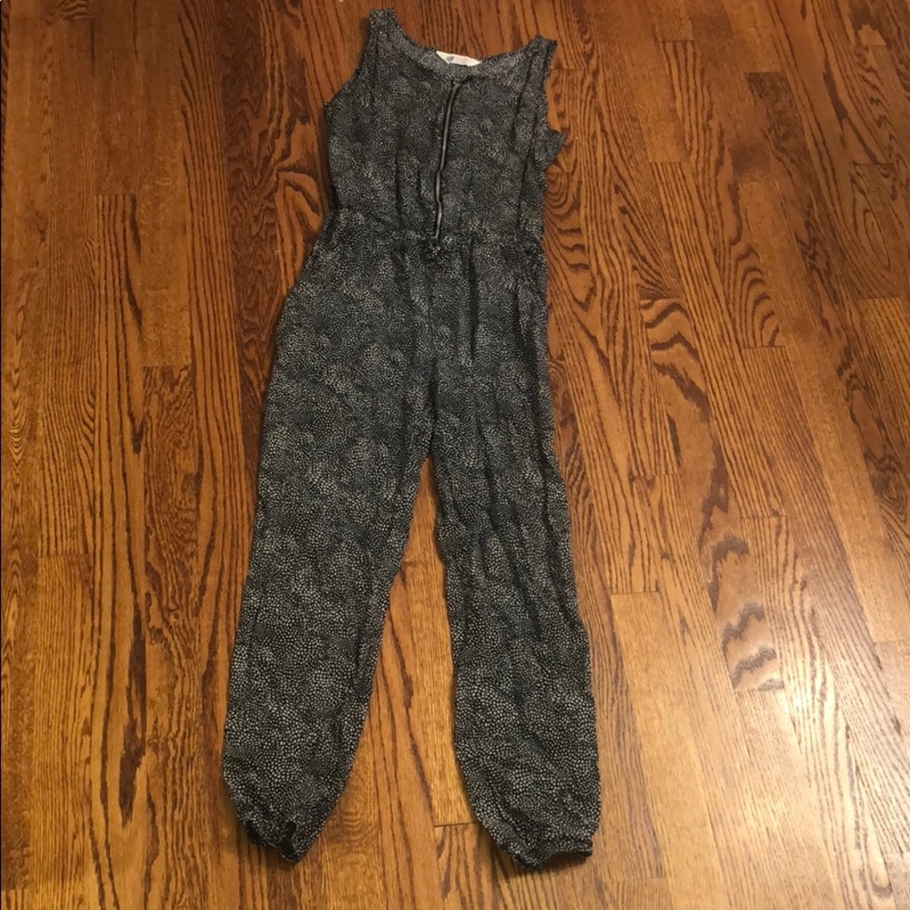 Black and White Zip Up Sleeveless Jumpsuit
